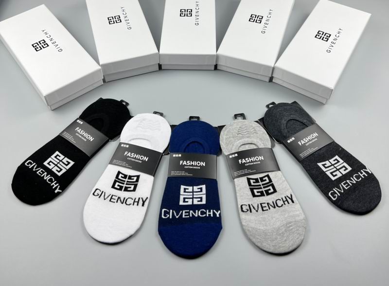 Givenchy ���� 1017